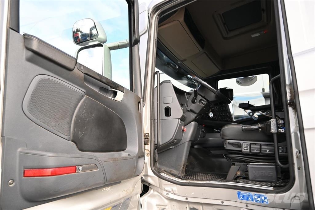 Scania R580 8x4*4 Tridem Hook lift trucks