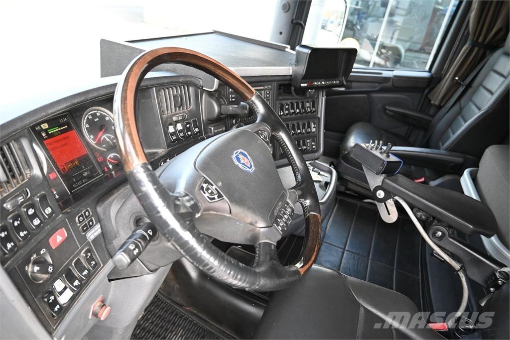 Scania R580 8x4*4 Tridem Hook lift trucks