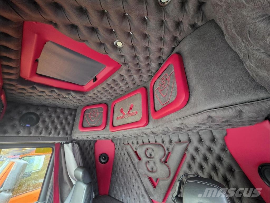 Scania R730 8X4, Joab Koukkulaite, Aurapuskuri Rol kiper kamioni s kukama za dizanje
