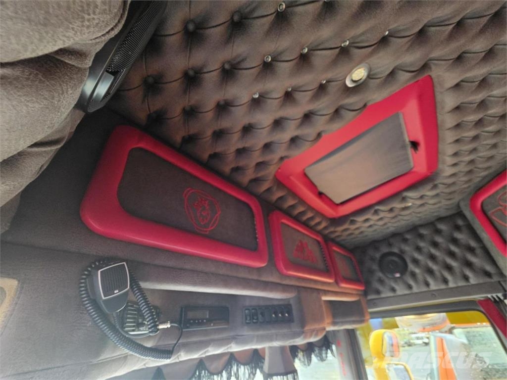 Scania R730 8X4, Joab Koukkulaite, Aurapuskuri Rol kiper kamioni s kukama za dizanje