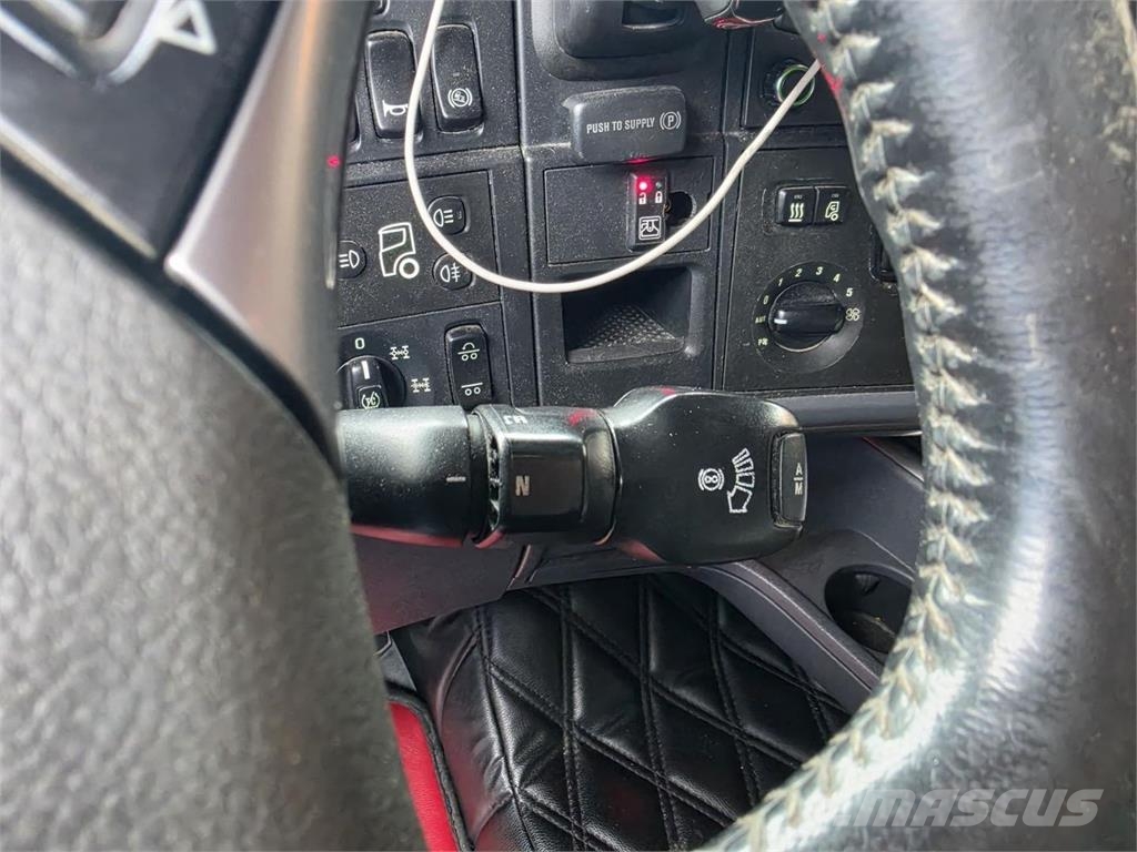 Scania R730 8X4, Joab Koukkulaite, Aurapuskuri Rol kiper kamioni s kukama za dizanje
