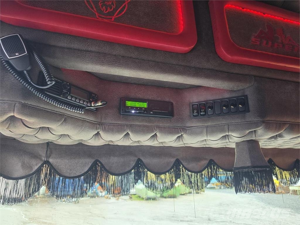 Scania R730 8X4, Joab Koukkulaite, Aurapuskuri Rol kiper kamioni s kukama za dizanje