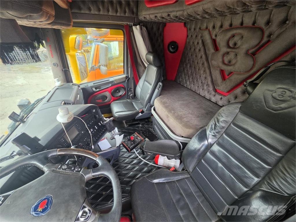 Scania R730 8X4, Joab Koukkulaite, Aurapuskuri Rol kiper kamioni s kukama za dizanje