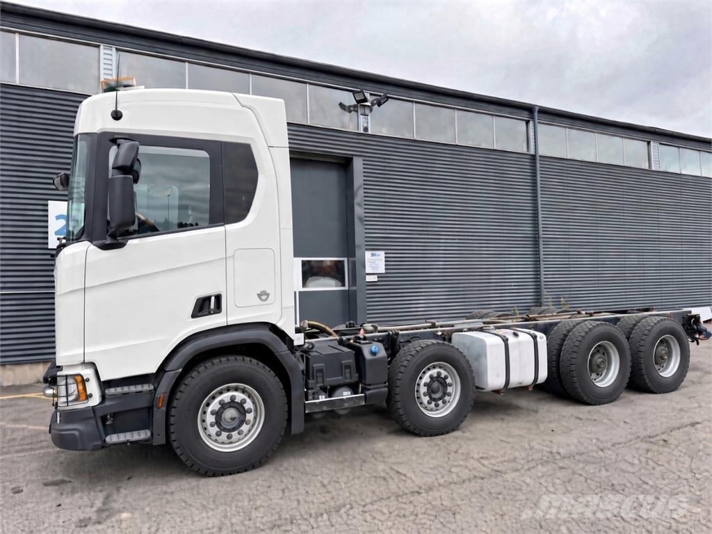 Scania R770 8X4 valmistuu lokakuussa! Smagās mašīnas ar celtni