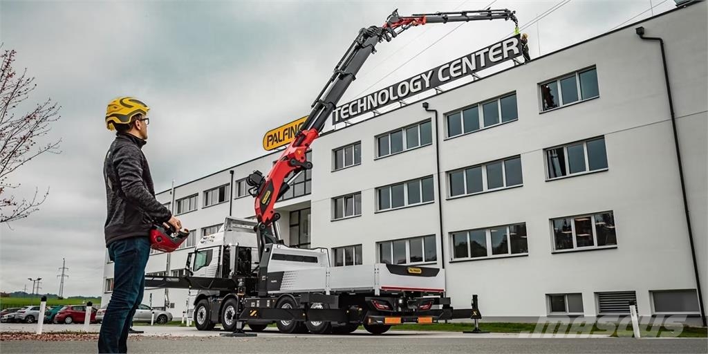 Scania R770 8X4 valmistuu lokakuussa! Smagās mašīnas ar celtni