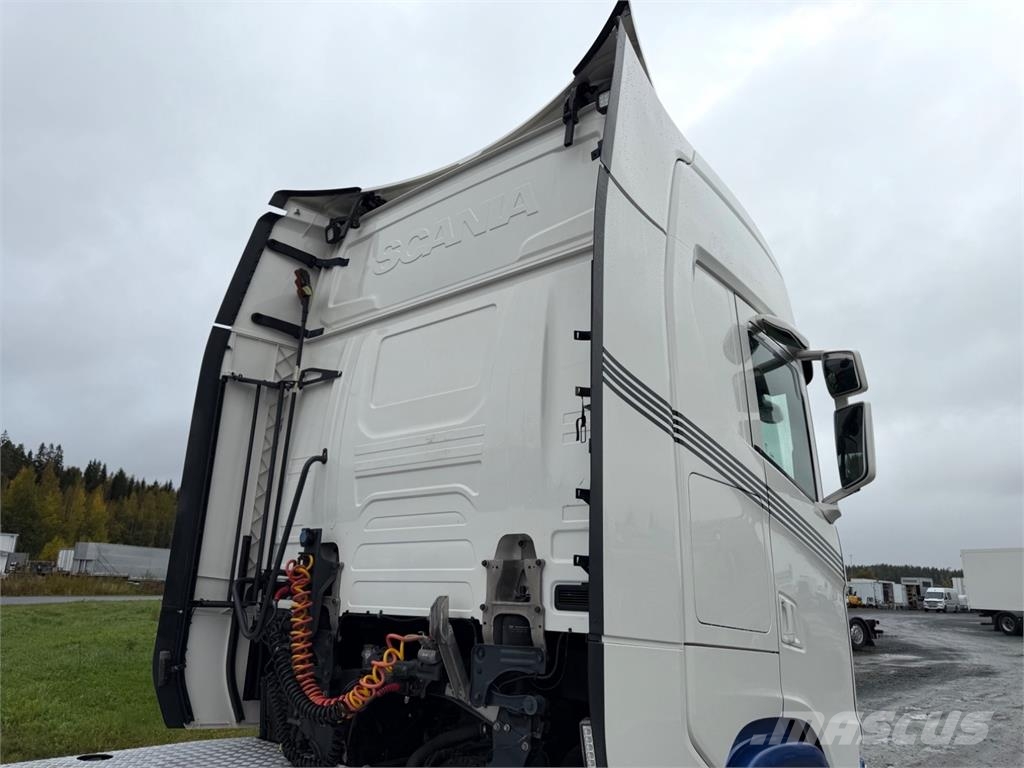 Scania S540 6x2 hidastin Täysilma Vilcēji