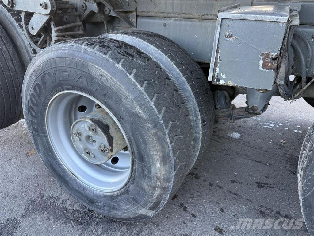 Scania T 113 320 8x2 Kipper