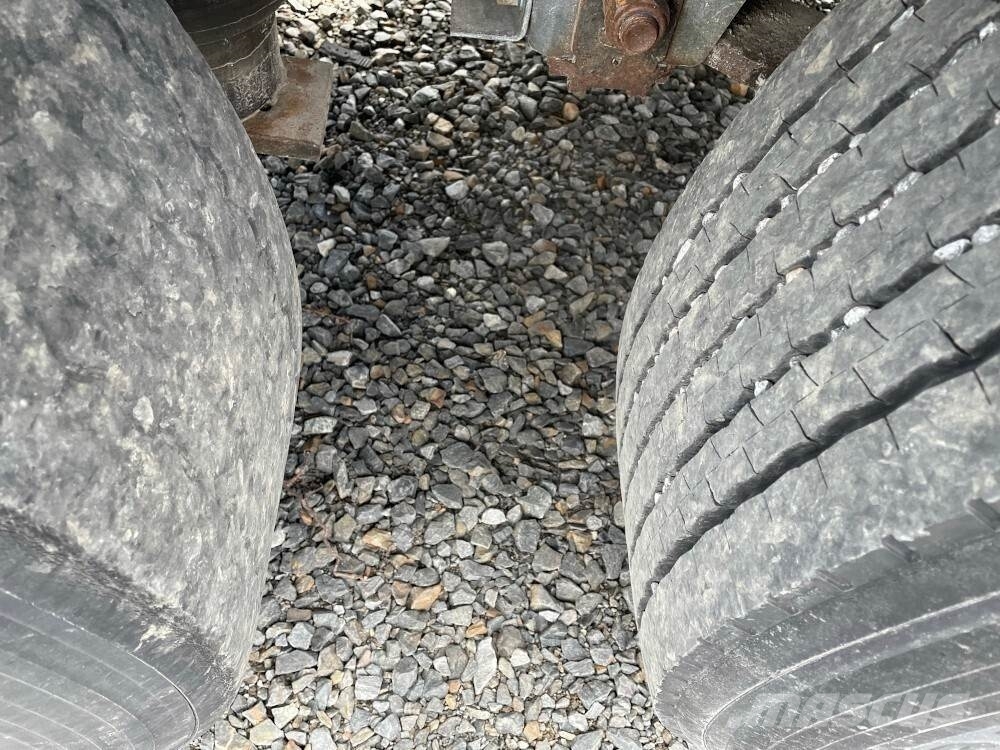 Schmitz Umpikori eristetty Sanduk poluprikolice
