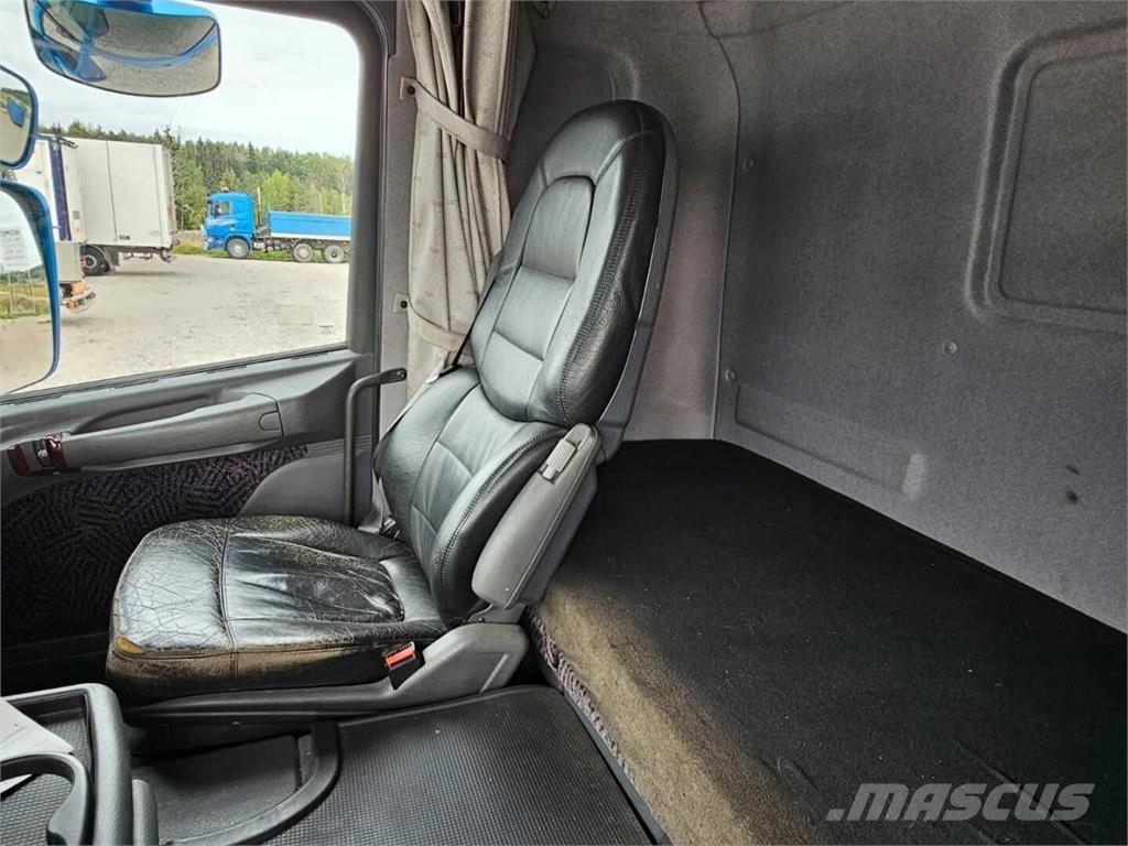 Siimet PPV lavetti ja Scania 144 Hiab 330-5 nosturil Low loader-semi-trailers