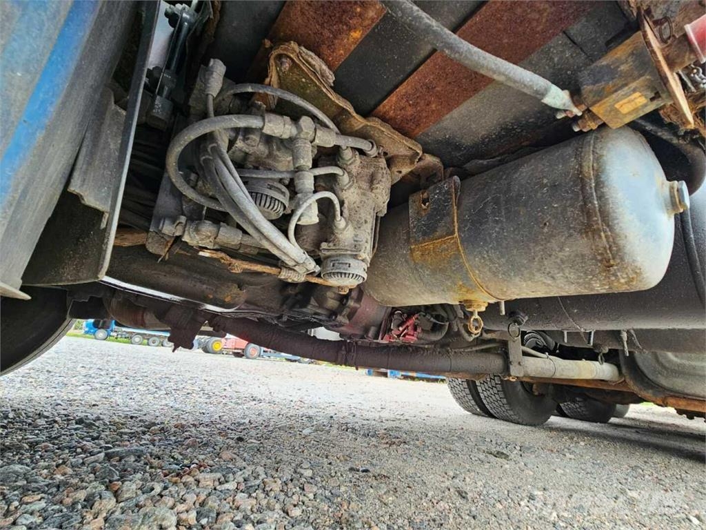 Siimet PPV lavetti ja Scania 144 Hiab 330-5 nosturil Low loader-semi-trailers