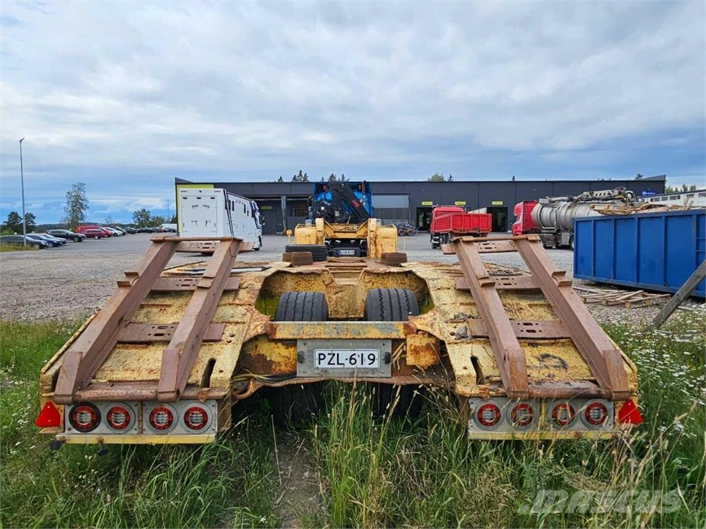 Siimet PPV lavetti ja Scania 144 Hiab 330-5 nosturil Low loader-semi-trailers