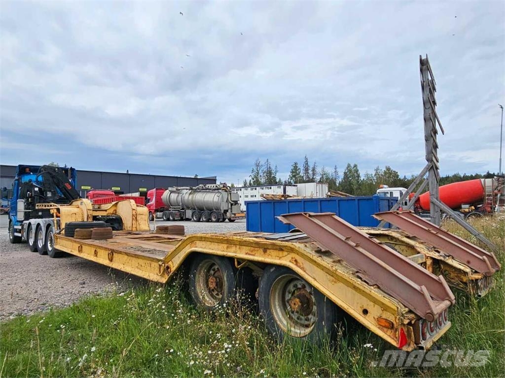 Siimet PPV lavetti ja Scania 144 Hiab 330-5 nosturil Low loader-semi-trailers