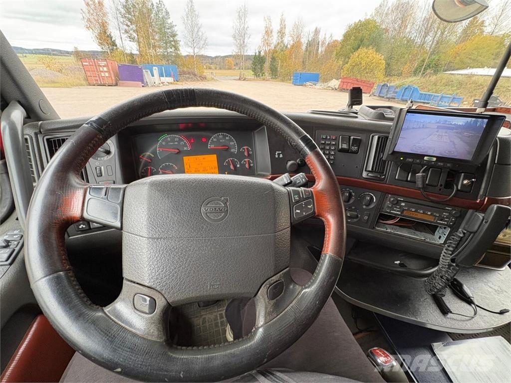 Siimet T390-56 + Volvo FH16 660 Yhdistelmä 로우 로더-세미 트레일러