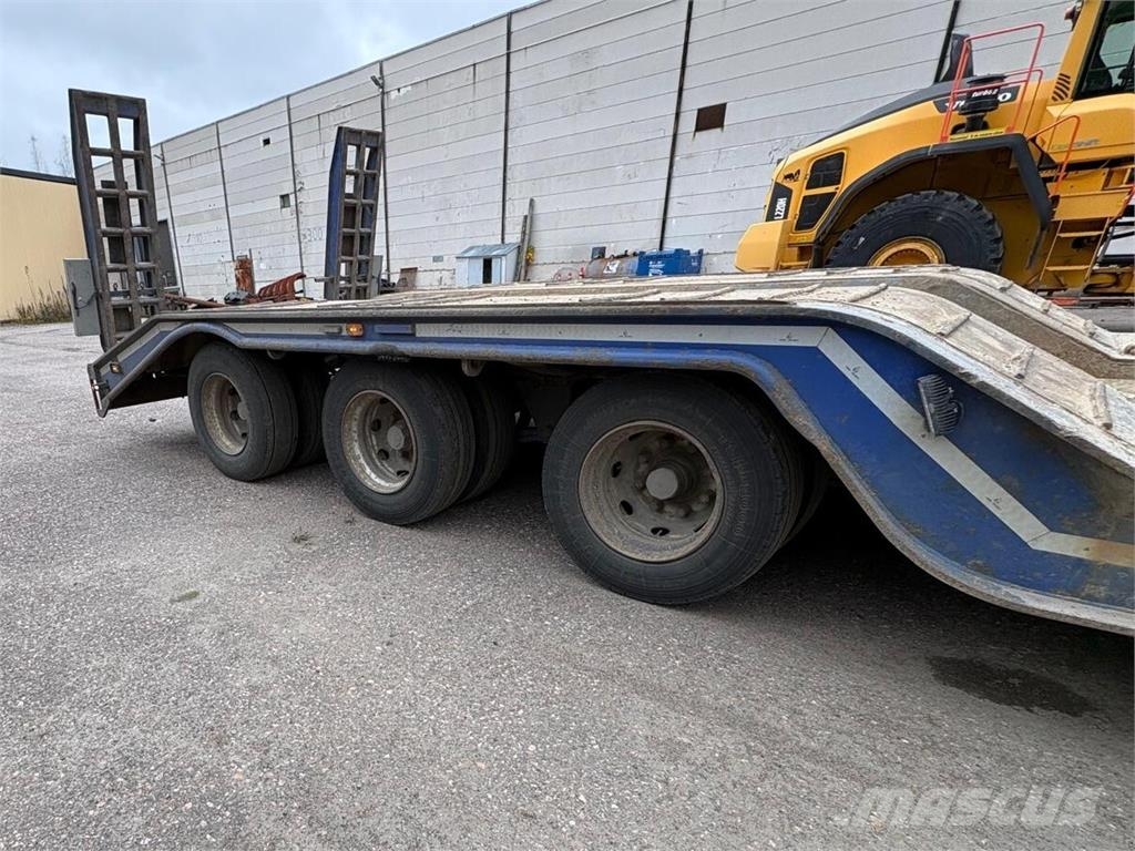 Siimet T390-56 + Volvo FH16 660 Yhdistelmä 로우 로더-세미 트레일러