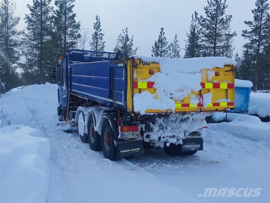 Sisu C600 E15M 8X4 Kommunalt / generelt kjøretøy