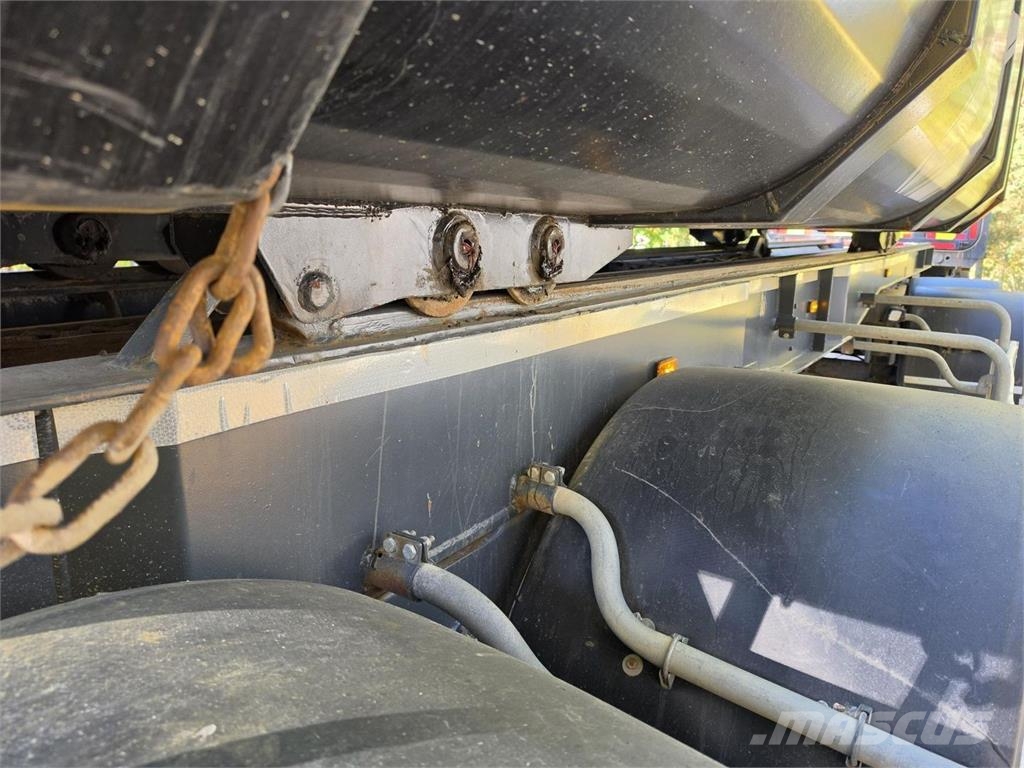 Sisu CM16M 8x4 Tienhoitoauto Pilsētas atkritumvedēji