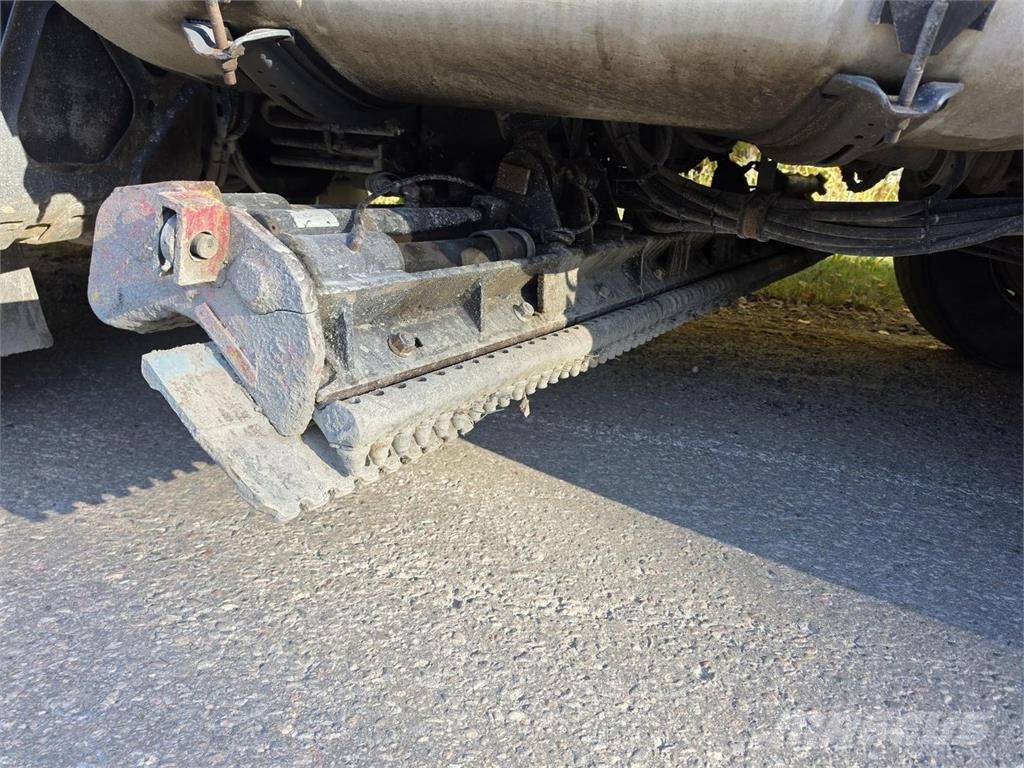 Sisu CM16M 8x4 Tienhoitoauto Pilsētas atkritumvedēji