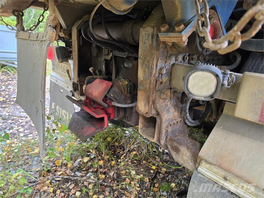 Sisu E11 8X2 Tienhoitoauto Pilsētas atkritumvedēji