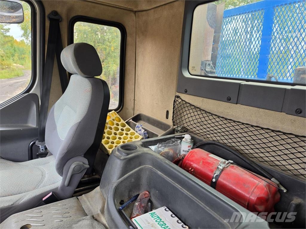 Sisu E11 8X2 Tienhoitoauto Pilsētas atkritumvedēji
