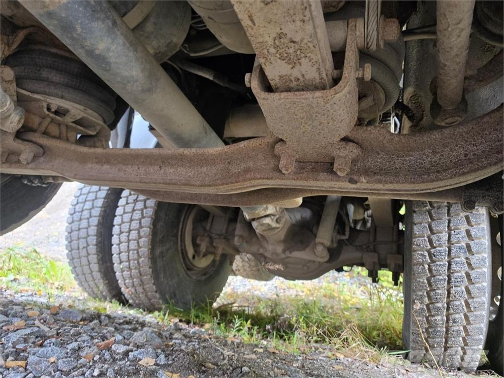 Sisu E11 8X2 Tienhoitoauto Pilsētas atkritumvedēji