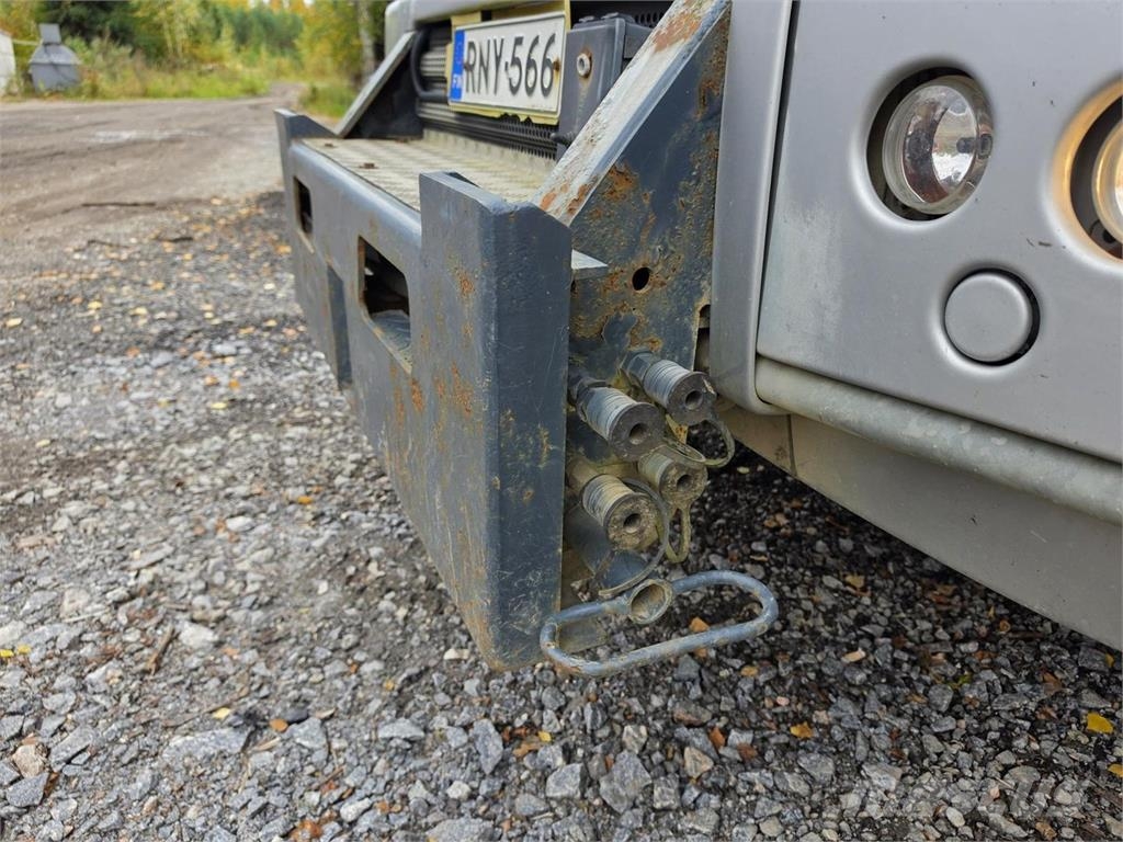 Sisu E11 8X2 Tienhoitoauto Pilsētas atkritumvedēji
