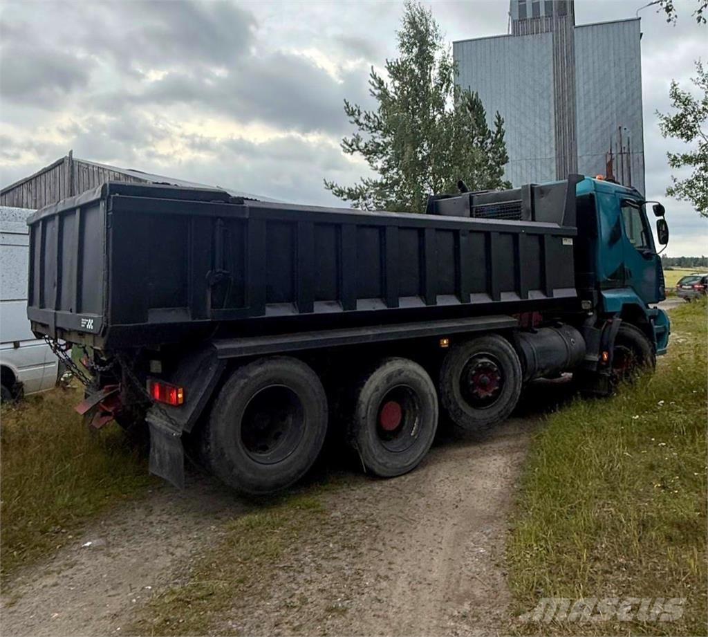 Sisu E11M 8X2 Sora-auto Bañeras basculantes usadas