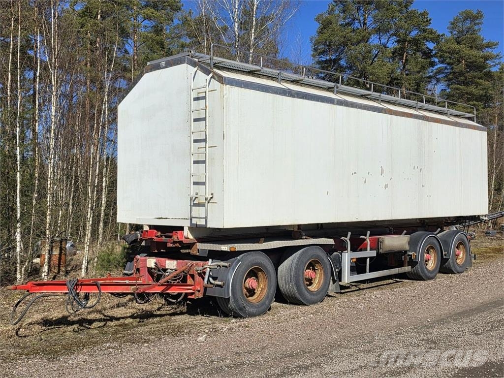 Sisu E12 480 8X2 Rehuyhdistelmä Otros camiones