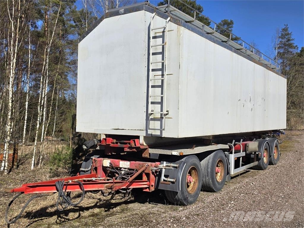 Sisu E12 480 8X2 Rehuyhdistelmä Otros camiones