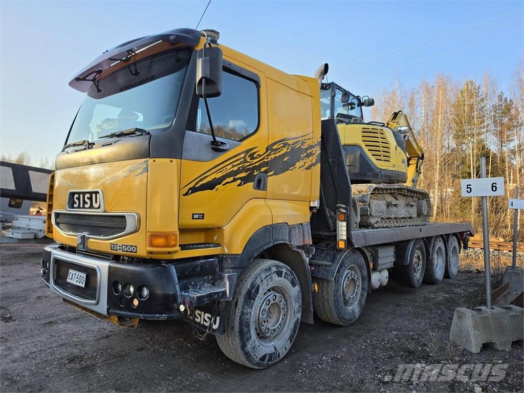 Sisu E13 500 10X4 Kaivinkoneritilä Camiones de transporte de maquinaria forestal