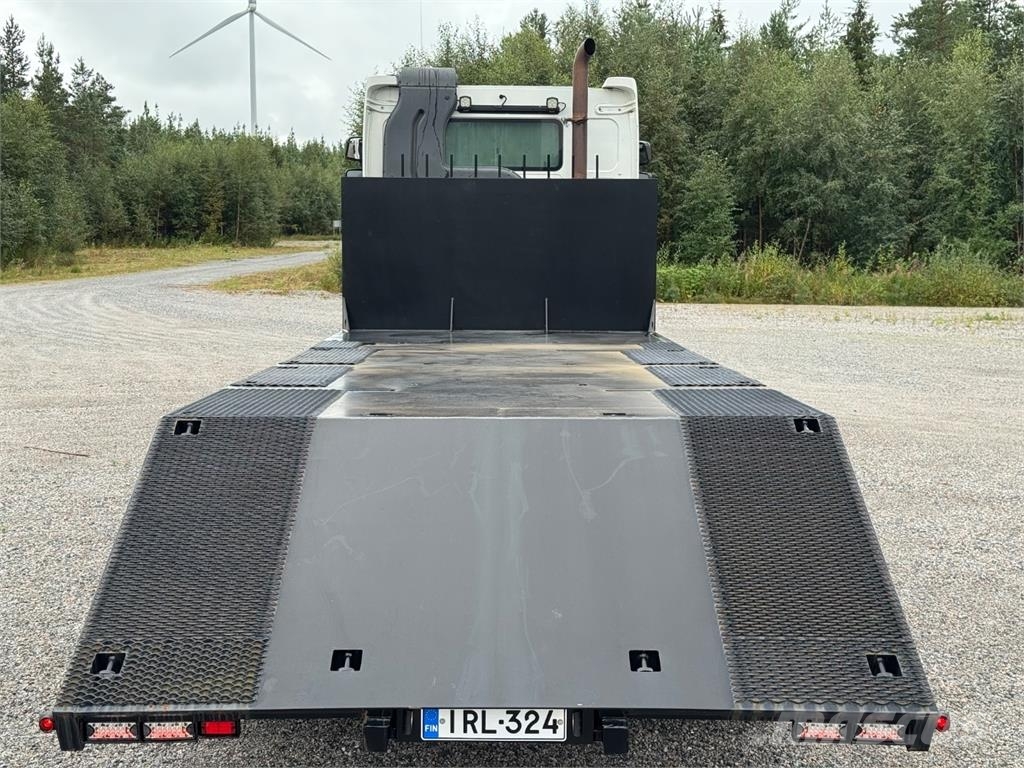 Sisu R500 10x4 Camiones de transporte de maquinaria forestal