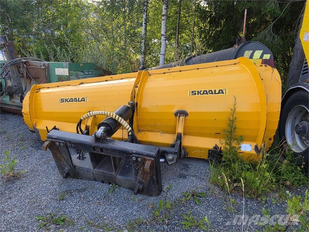 Skaala AA335 Lumiaura حراثات ونصول الجليد