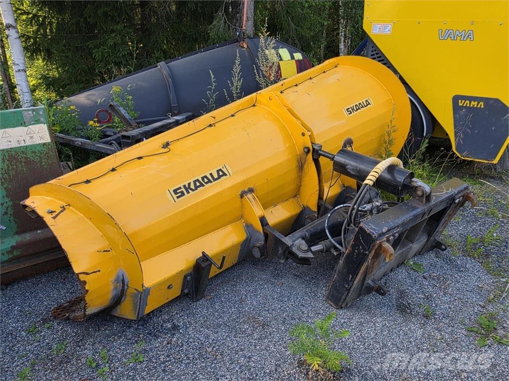 Skaala AA335 Lumiaura حراثات ونصول الجليد