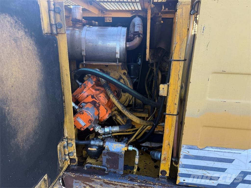 Sumitomo S160-F2 Közepes (midi) kotrók 7 t - 12 t