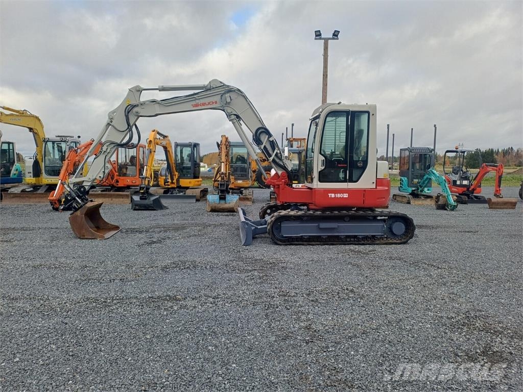 Takeuchi TB180FR Kallistuvalla liittimellä Vidēja lieluma ekskavatori 7 t - 12 t