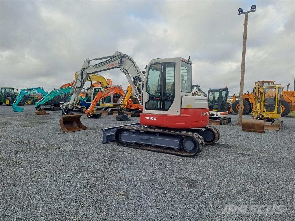 Takeuchi TB180FR Kallistuvalla liittimellä Vidēja lieluma ekskavatori 7 t - 12 t