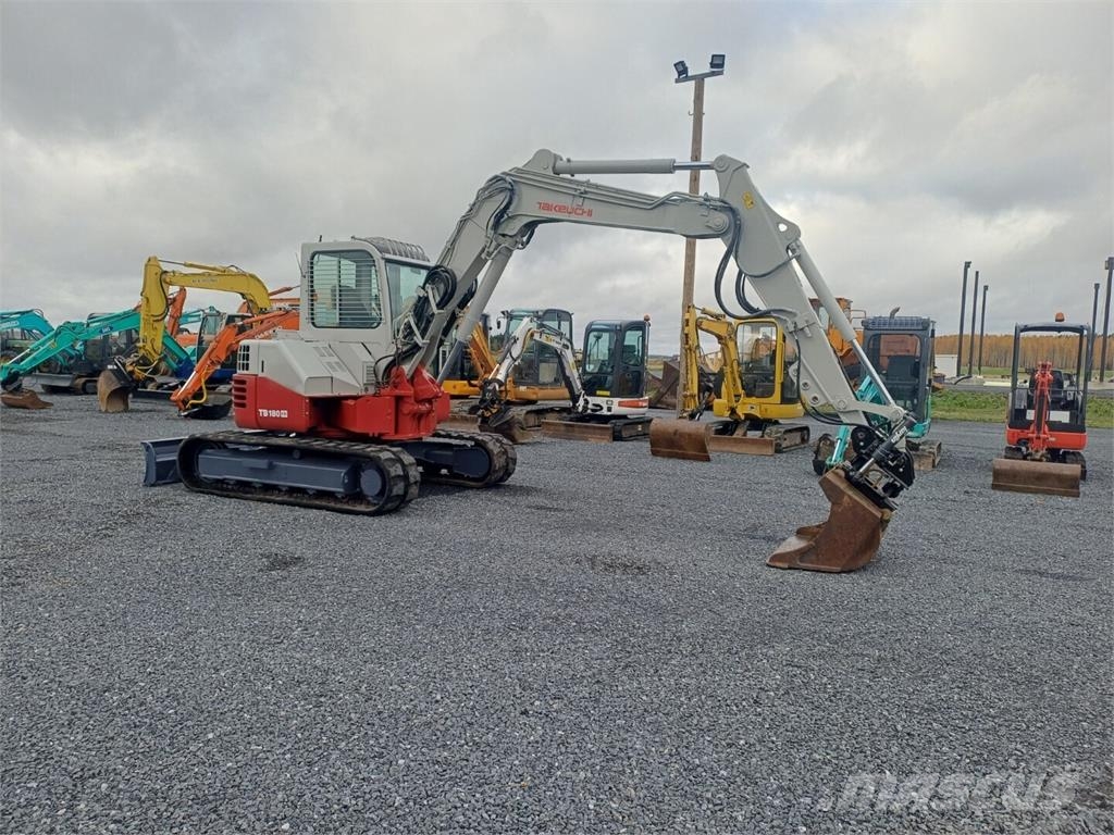 Takeuchi TB180FR Kallistuvalla liittimellä Vidēja lieluma ekskavatori 7 t - 12 t
