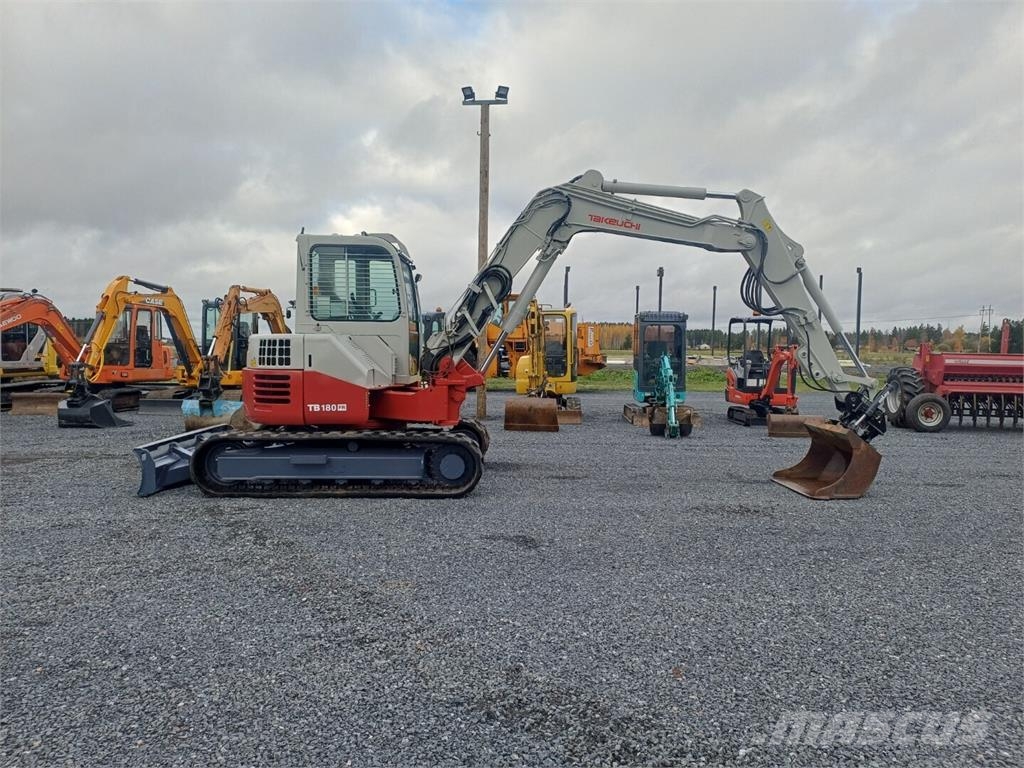 Takeuchi TB180FR Kallistuvalla liittimellä Vidēja lieluma ekskavatori 7 t - 12 t
