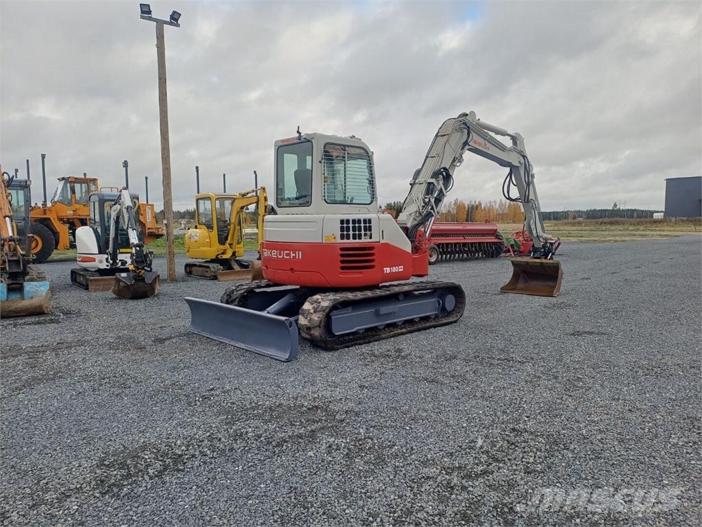 Takeuchi TB180FR Kallistuvalla liittimellä Vidēja lieluma ekskavatori 7 t - 12 t