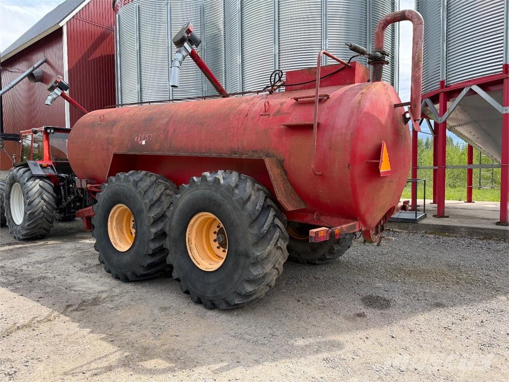 Teko 15 m3 VAUNU ISOILLA RENKAILLA Other fertilizing machines and accessories