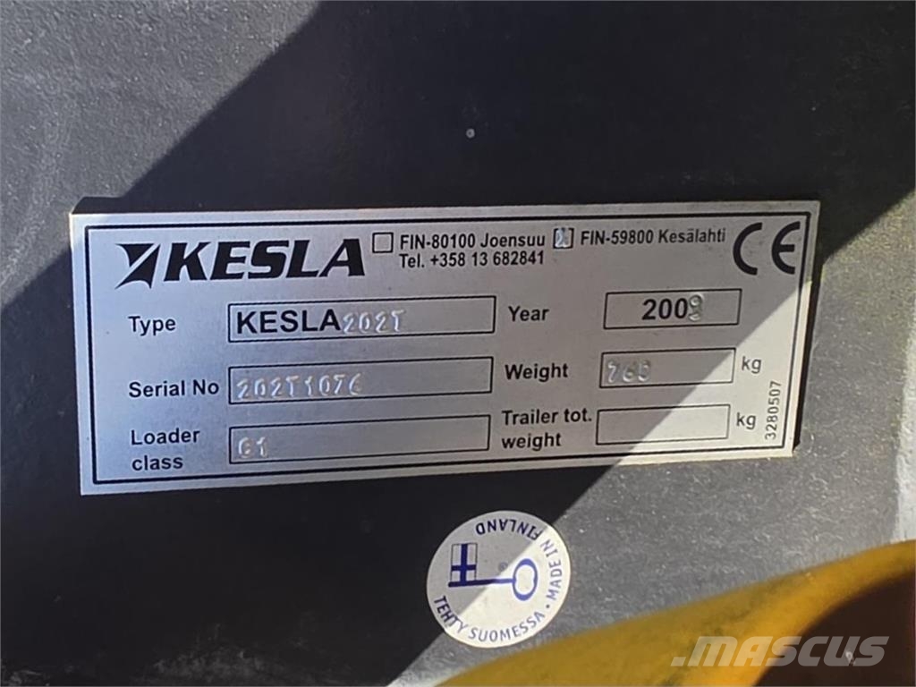 Tempo Metsäperävaunu Kesla 202T Kuormaimella Bosbouwaanhangers