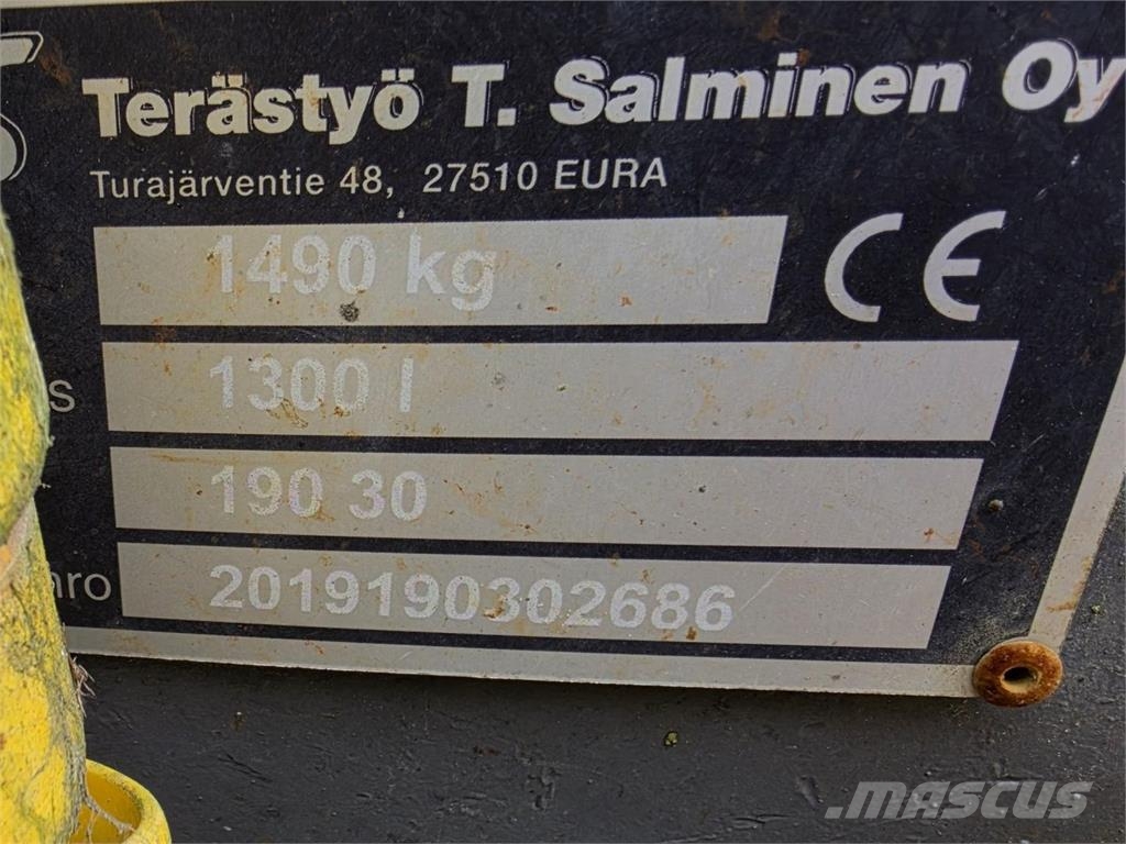  Terästyö T.Salminen Oy Kallistuva Luiskakauha NTP3 Buckets