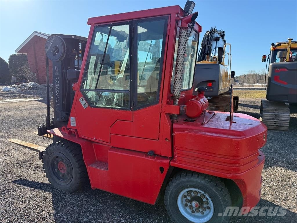 Toyota 02-5 FD35 柴油叉车