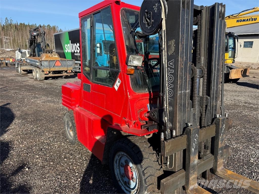 Toyota 02-5 FD35 柴油叉车