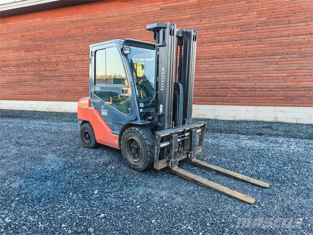 Toyota 02-8FDJF35 konttikone Dieseltrukit