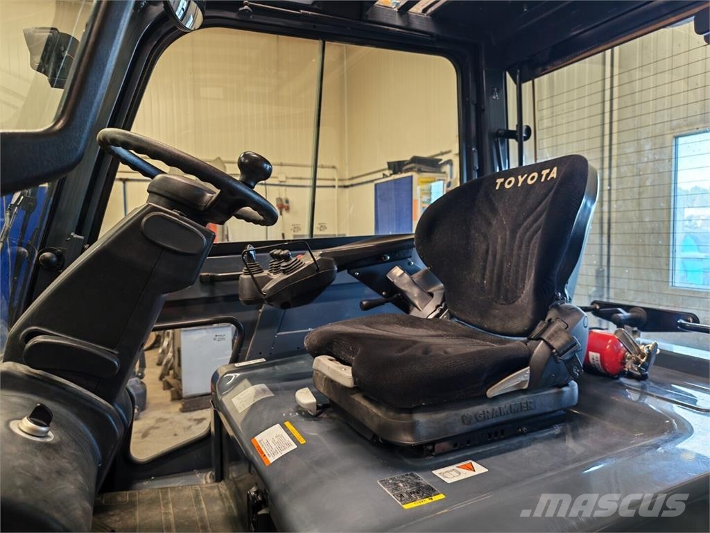 Toyota 8FBMT35 (tunnit vain 787 h) Elektritõstukid