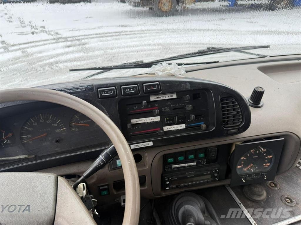 Toyota Salvador Caetano Bussi 24 paikkaa Autobuses tipo pullman