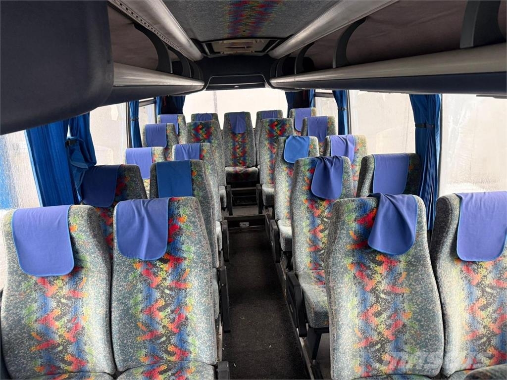 Toyota Salvador Caetano Bussi 24 paikkaa Autobuses tipo pullman