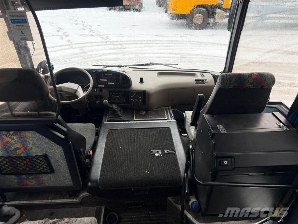 Toyota Salvador Caetano Bussi 24 paikkaa Autobuses tipo pullman