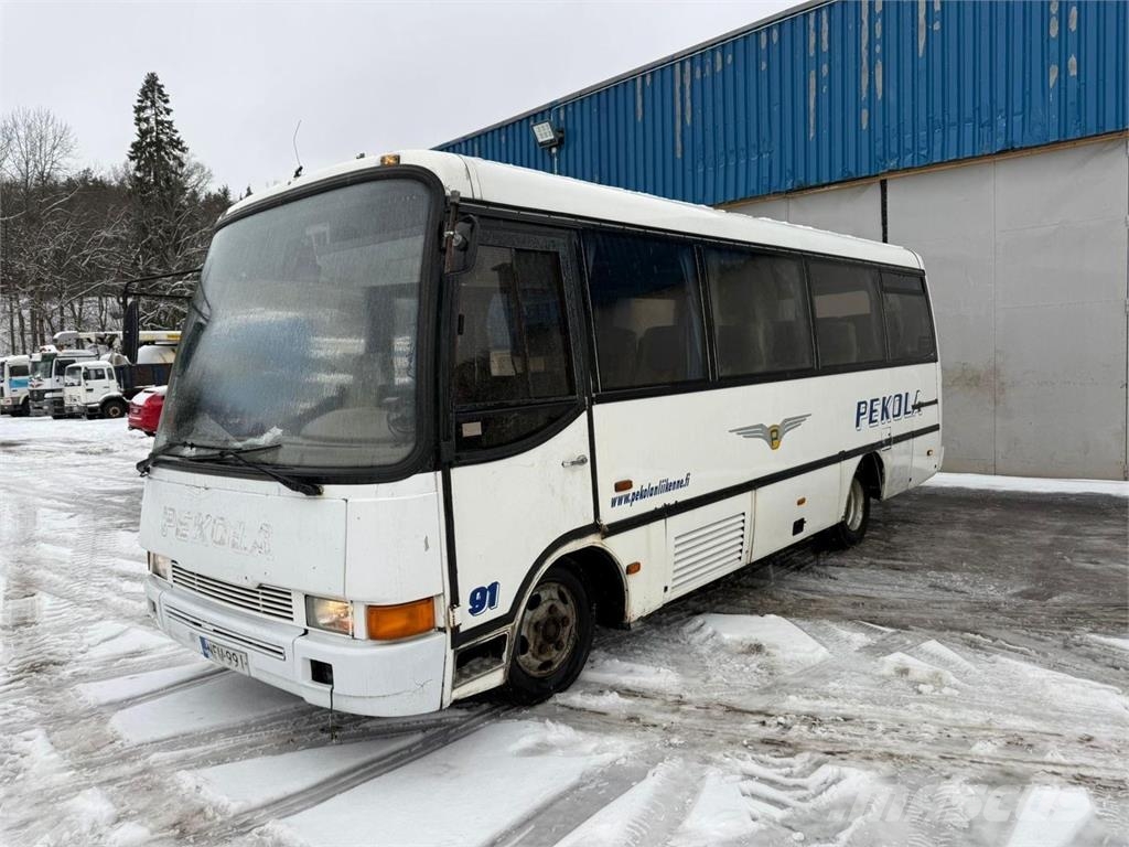 Toyota Salvador Caetano Bussi 24 paikkaa Autobuses tipo pullman