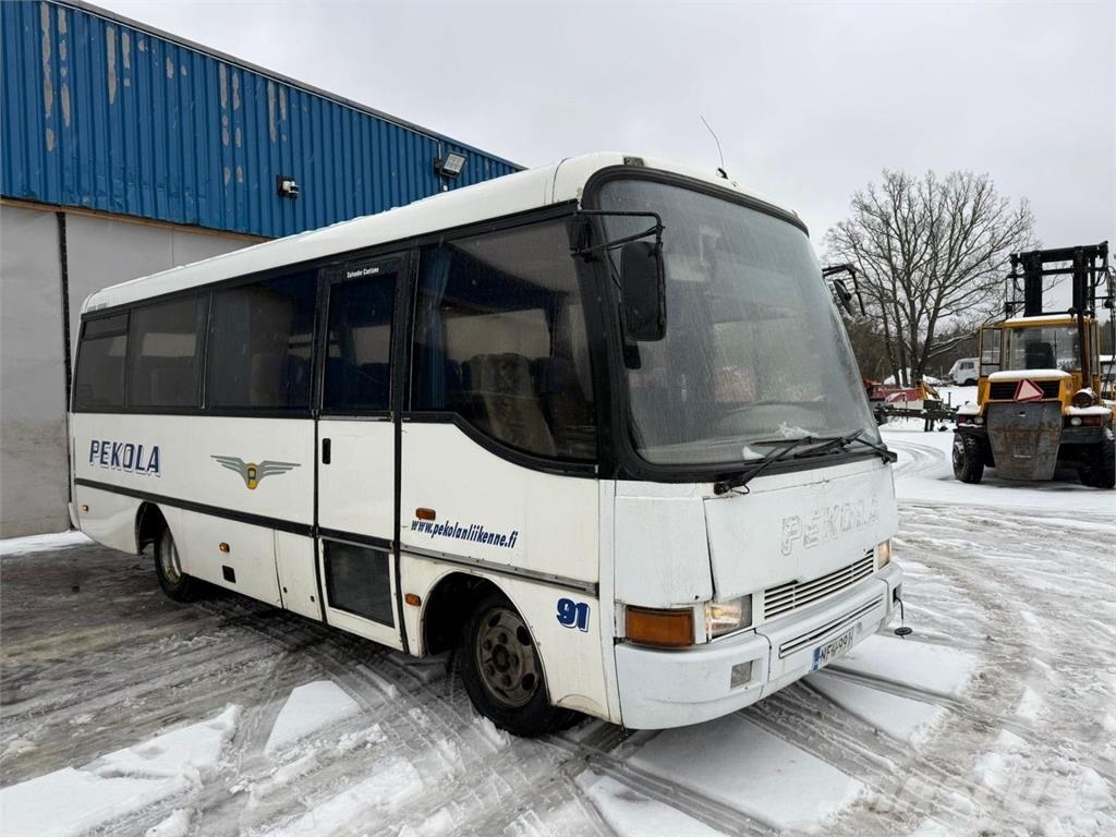 Toyota Salvador Caetano Bussi 24 paikkaa Autobuses tipo pullman